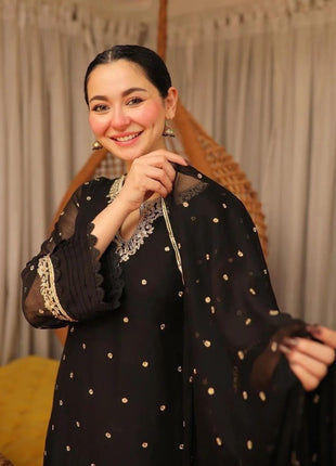 HANIA AMIR