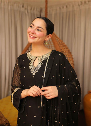 HANIA AMIR
