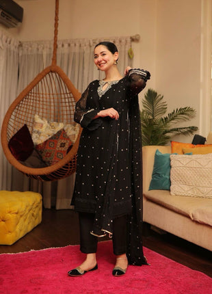 HANIA AMIR